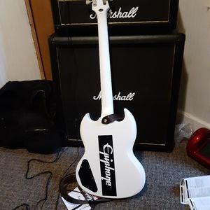Sg standard and marshall 4×12 crate and head